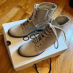 ALDO Grey Suede Leather Felalia Zip Round Toe Ankle Military Boots Size 6.5